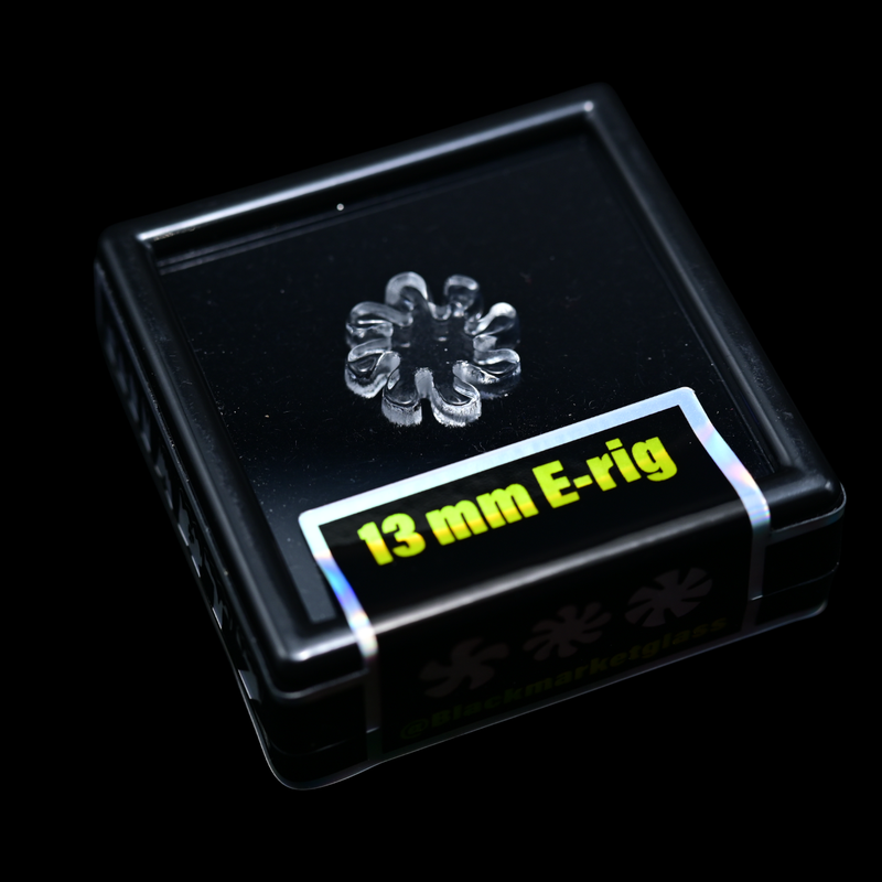 Black Market Glass Quartz Flake - 13mm/8 Blades