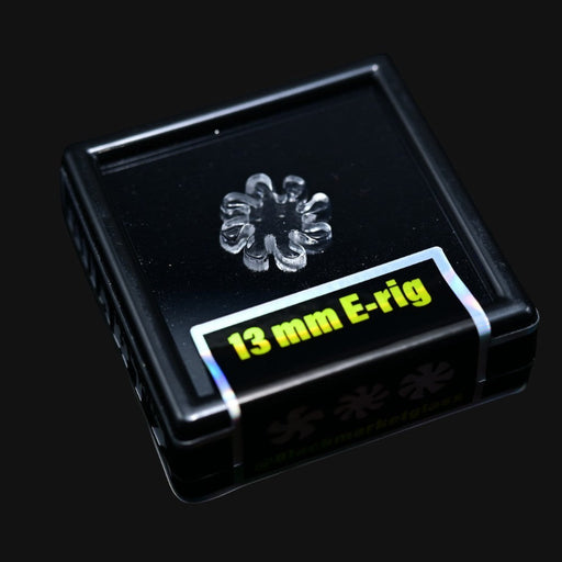 Black-Market-Glass-Quartz-Flake---13mm-8-Blades--121031-box