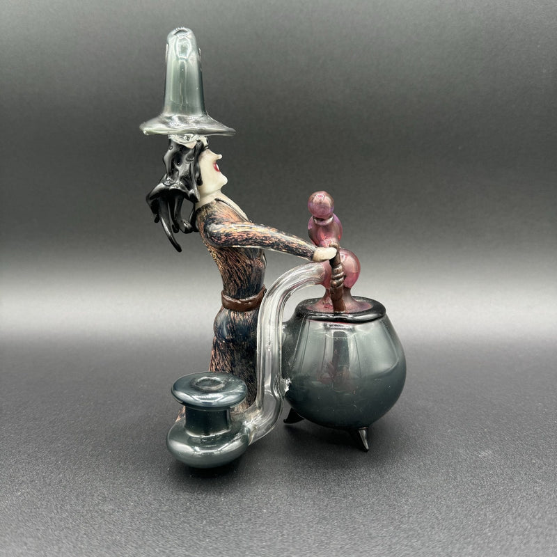 Rich Villa "Witches Get Stoned"