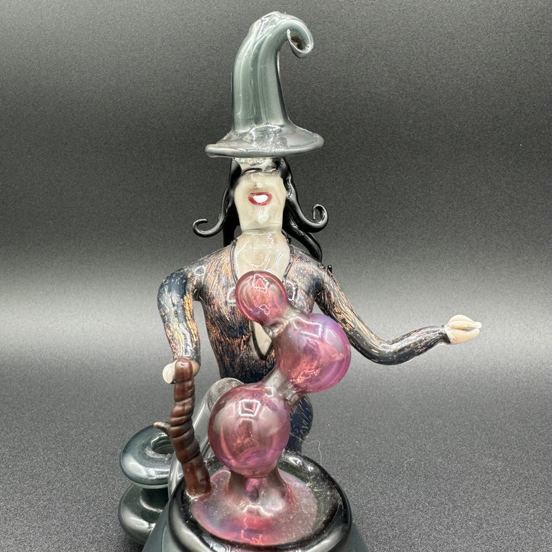 Rich Villa "Witches Get Stoned"