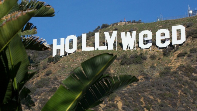 Photo of Hollywood sign altered to say Hollyweed