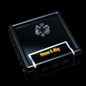 Black Market Glass Quartz Flake - 11mm/6 Blades