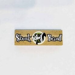Skunk Rolling Papers, tan Skunk Brand pack