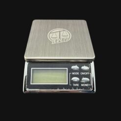 Levels Dolos digital pocket scale in silver, 100g x 0.01g